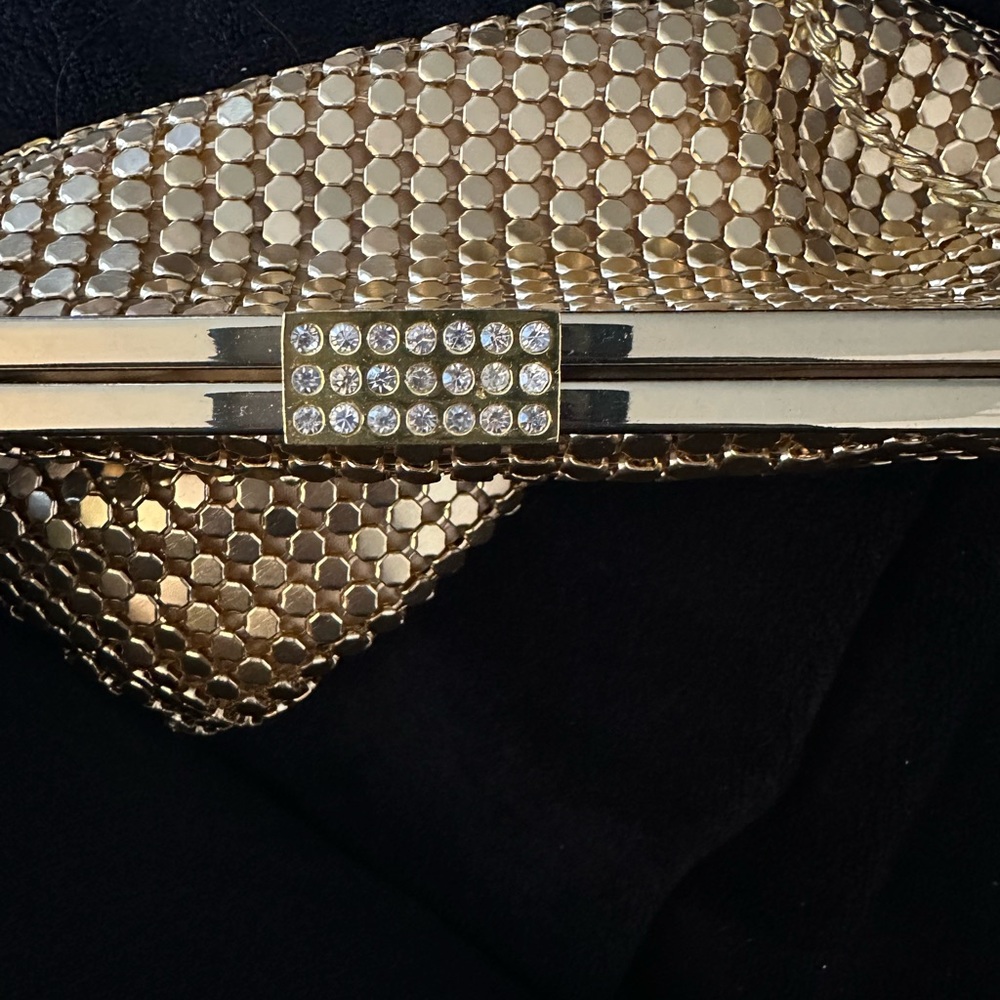 bebe - Picture 4 of 5